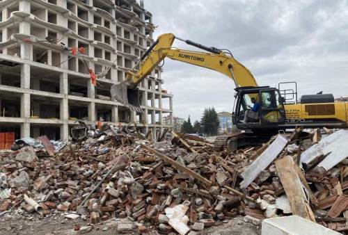 Eskişehir'de çöken metruk binadan sonra o da yıkıldı!