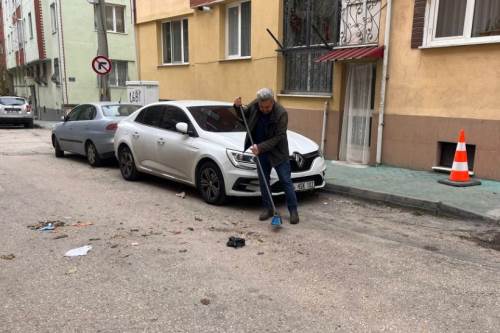 Eskişehir'de çöplüğe dönen sokak için tepki geldi!