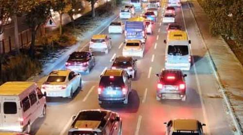 Eskişehir'de cuma akşamı çilesi: Trafik felç!