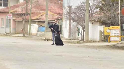Eskişehir'de dehşet! İki kişiyi silahla kaçırdı, polis vurarak...
