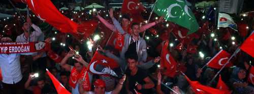 Eskişehir'de demokrasi nöbeti sürüyor
