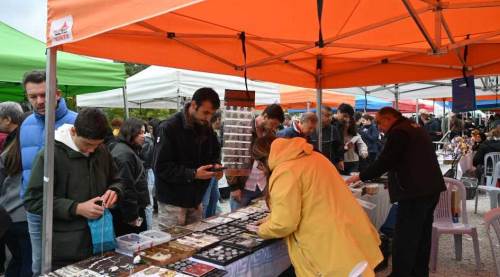 Eskişehir'de dikkat çeken tezgah: 5 liradan başlıyor 5 bin liraya kadar...