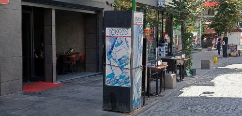 Eskişehir'de direğe bağlanan dolap tepki çekiyor