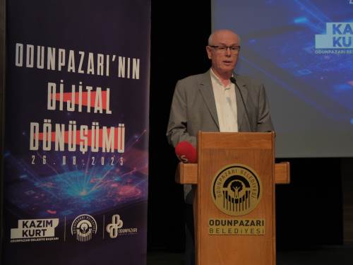 Eskişehir'de direkler bisiklet parkı gibi kullanılıyor!