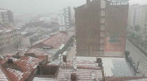Eskişehir'de dolu yağışı felakete dönüştü!