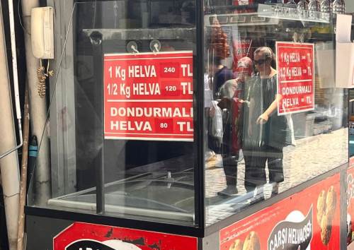Eskişehir'de dondurmalı helva revaçta