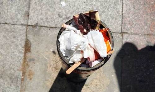 Eskişehir'de dubalar çöp kutusuna döndü!