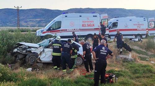 Eskişehir'de düğün dönüşü feci kaza!