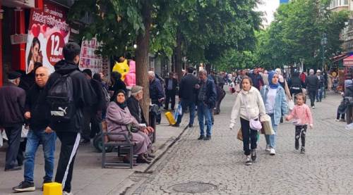 Eskişehir'de düğün mevsimi yaklaştı, o cadde doldu taştı