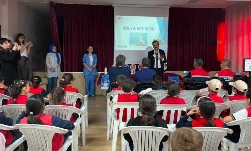 Eskişehir'de Dünya Süt Günü, ilkokullu çocuklarla kutlandı