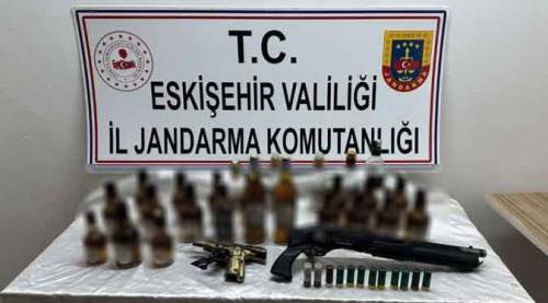 Eskişehir'de durdurulan araçtan çıkanlar şaşırttı