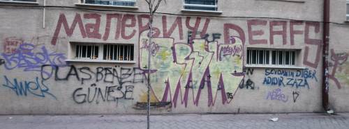 Eskişehir'de duvar yazıları tepkilere yol açtı