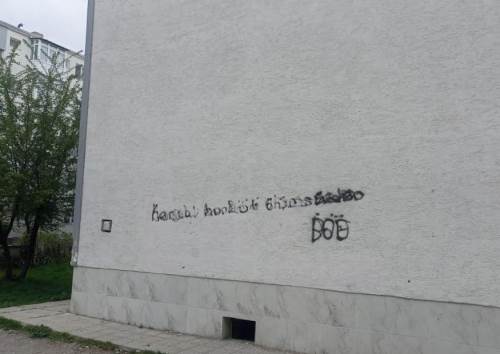 Eskişehir'de duvar yazılarına apartman sakinlerinden tepki