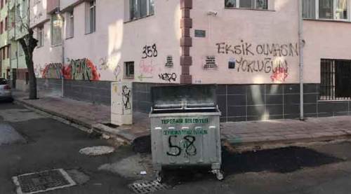 Eskişehir'de duvarlar karalama defterine döndü!