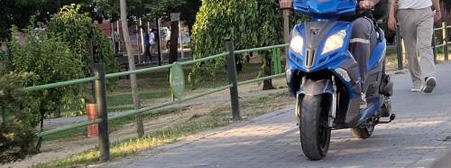 Eskişehir'de duyarsız motosikletli yayaları tehlikeye attı