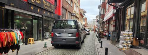 Eskişehir'de duyarsız park hem trafiği hem yayayı zorluyor!