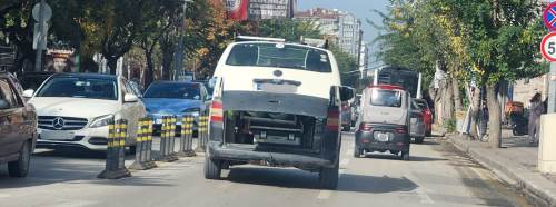 Eskişehir'de duyarsız sürücü trafiği tehlikeye attı!