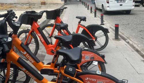 Eskişehir'de elektrikli bisikletler kaldırıma park edilince...