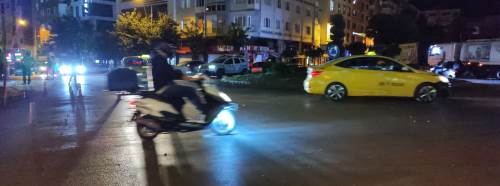 Eskişehir'de elektrikli scooter ile ticari taksi kazası!