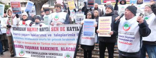 Eskişehir’de emekliler sokakta: 20 bin lira çözüm değil!