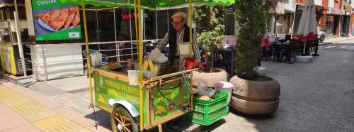 Eskişehir'de en beğenilen sokak lezzeti tezgahlarda!