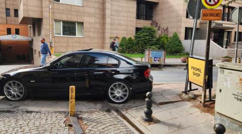 Eskişehir'de engelli rampalarına park tepki çekiyor