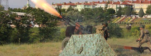 Eskişehir'de Erdoğan için 101 pare top atışı