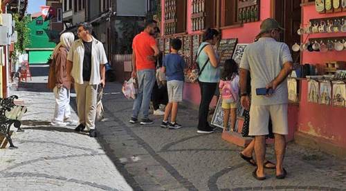 Eskişehir'de esnafı şaşırtan yoğunluk