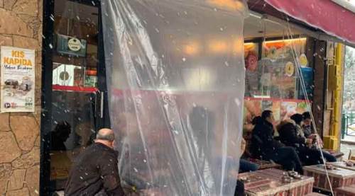 Eskişehir’de esnafın naylonlu, brandalı önlemi!