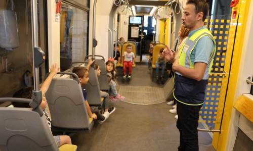 Eskişehir'de Estram minik misafirlerini ağırladı