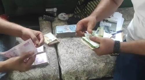 Eskişehir'de eşzamanlı baskın! Daire daire vurgun yaptılar