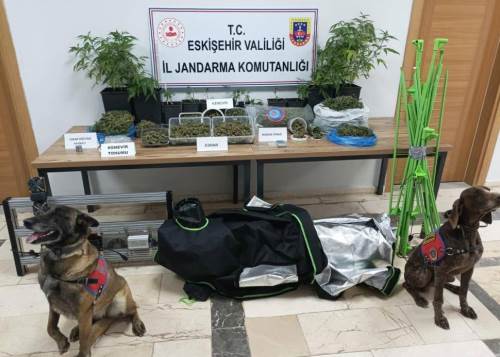 Eskişehir'de evine imalathane kurmuş, jandarma baskınıyla yakalandı