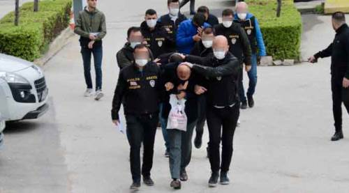 Eskişehir'de evlendirme ve iş vaadi ile dolandırıcılık: 4 kişi tutuklandı