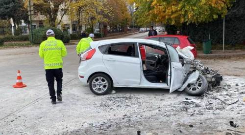 Eskişehir'de feci kaza: 70 yaşındaki sürücü canından oldu