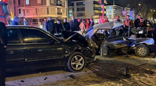 Eskişehir'de feci kaza! Hurdaya döndü...