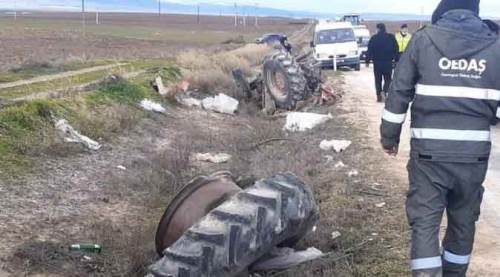Eskişehir'de feci kaza: Şarampole yuvarlandılar!