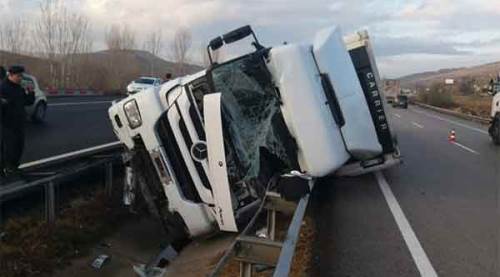 Eskişehir'de feci kaza! Sürücü kurtarılamadı