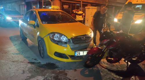 Eskişehir'de feci kaza: Taksi ile motosiklet birbirine girdi