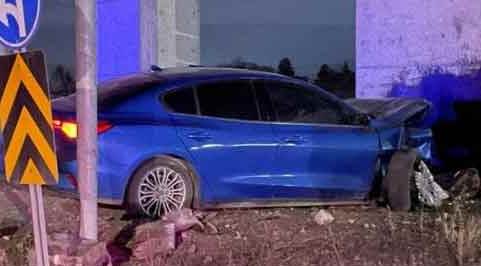 Eskişehir'de feci ölüm: Köprü ayağına çarptı