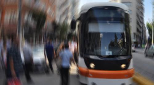 Eskişehir'de feci tramvay kazası: Yaşlı kadın...