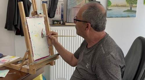 Eskişehir'de felç geçiren öğretmenden alkışlanacak hareket