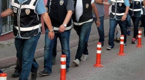 Eskişehir'de FETÖcü 5 polise şok baskın!