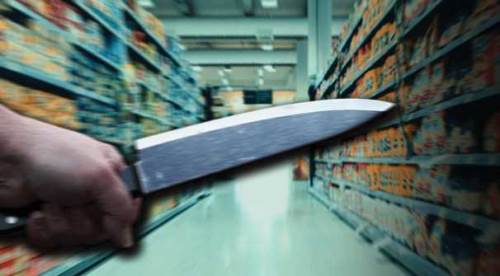 Eskişehir'de film gibi olay: Marketin içinde terör estirdi