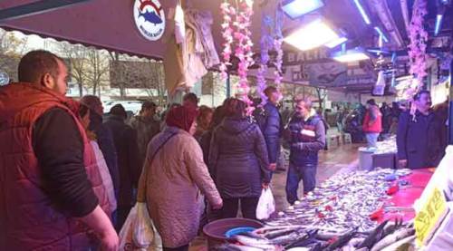 Eskişehir’de fiyatı düşünce tezgâhlarda yoğunluk arttı 