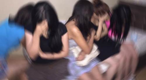 Eskişehir'de fuhuş operasyonu: 2 kişi...