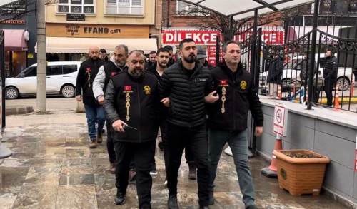 Eskişehir'de gazeteci Hakkı Sağlam’a saldıranlar adliyeye sevk edildi