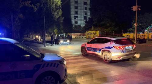 Eskişehir’de gece kulübünde kavga! 2 grup birbirine girdi!