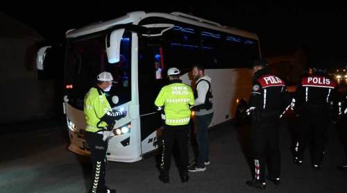 Eskişehir'de gece operasyonu: 395 kişiye sorgu