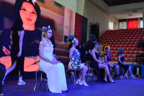 Eskişehir'de geleceğin kuaförleri hünerlerini sergiledi