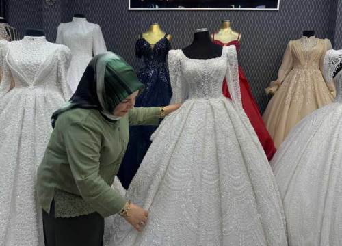 Eskişehir’de gelinlik sezonu hareketlendi: Bu modeller revaçta